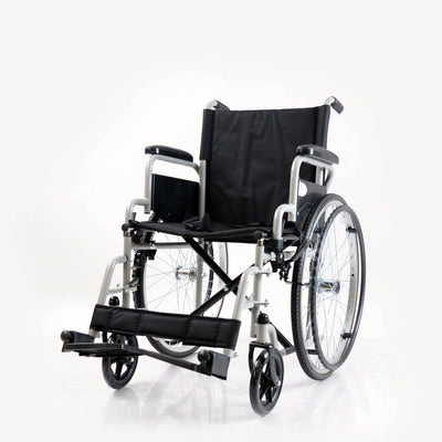 Silla de ruedas de 16” con apoyabrazos abatibles y pieceros desmontables | Color Plateado | CasaMedic